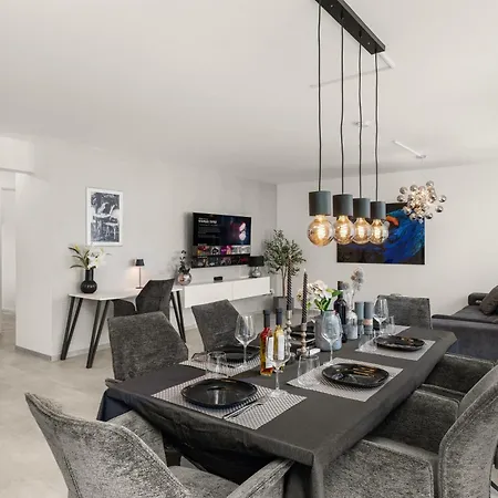 Fairmieten I Moderne I Parkplatz