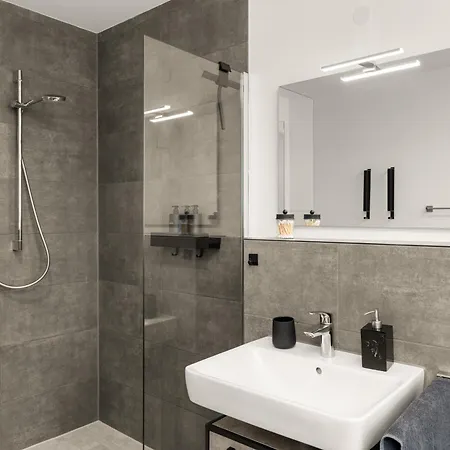 Fairmieten I Moderne I Parkplatz *