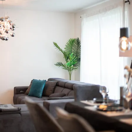 Fairmieten I Moderne I Parkplatz *